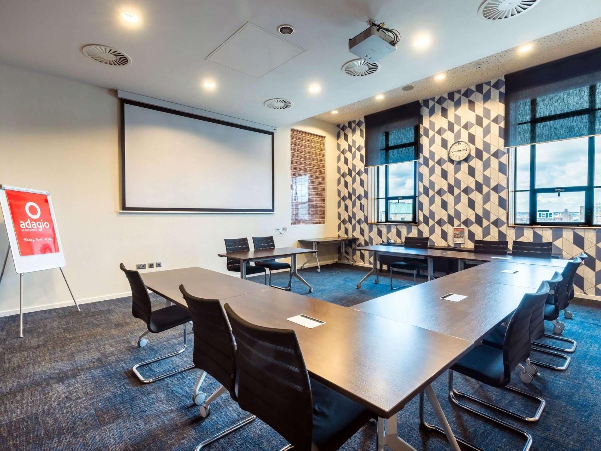Adagio Centre 4*